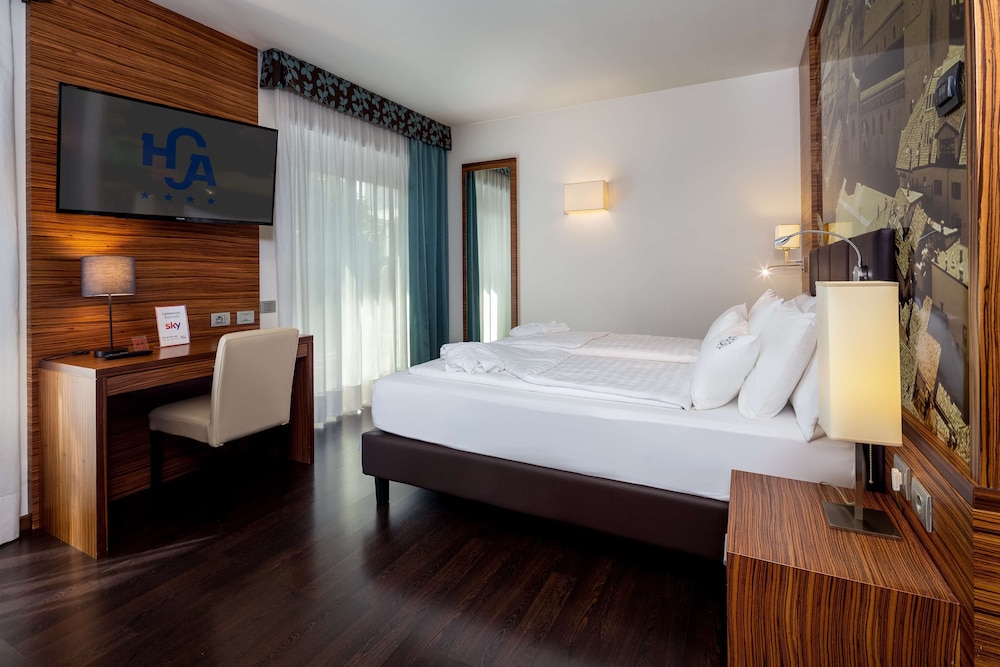 Junior Room, 1 King Bed with Sofa bed (Spa access) - Photo 5