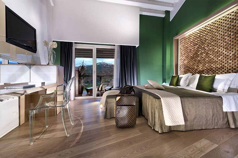 Executive Room - Photo 4
