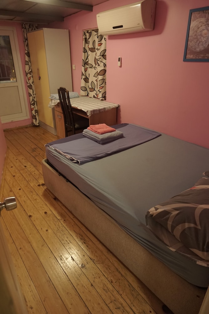 Single Room, 1 Bedroom, Shared Bathroom photo 1