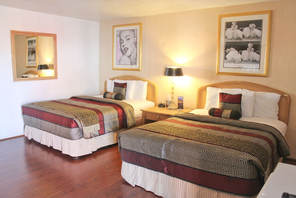 Design Room, 2 Queen Beds photo 2