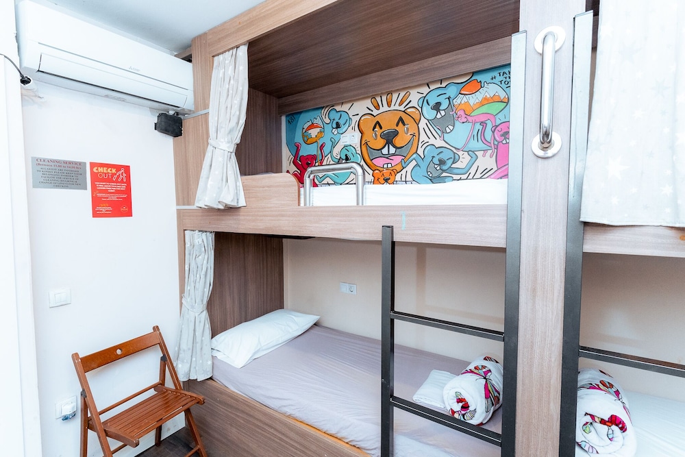 Dormitorio Compartido Clásico, Dormitorio Mixto
