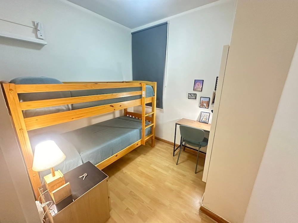 Twin Room, Shared Bathroom photo 2