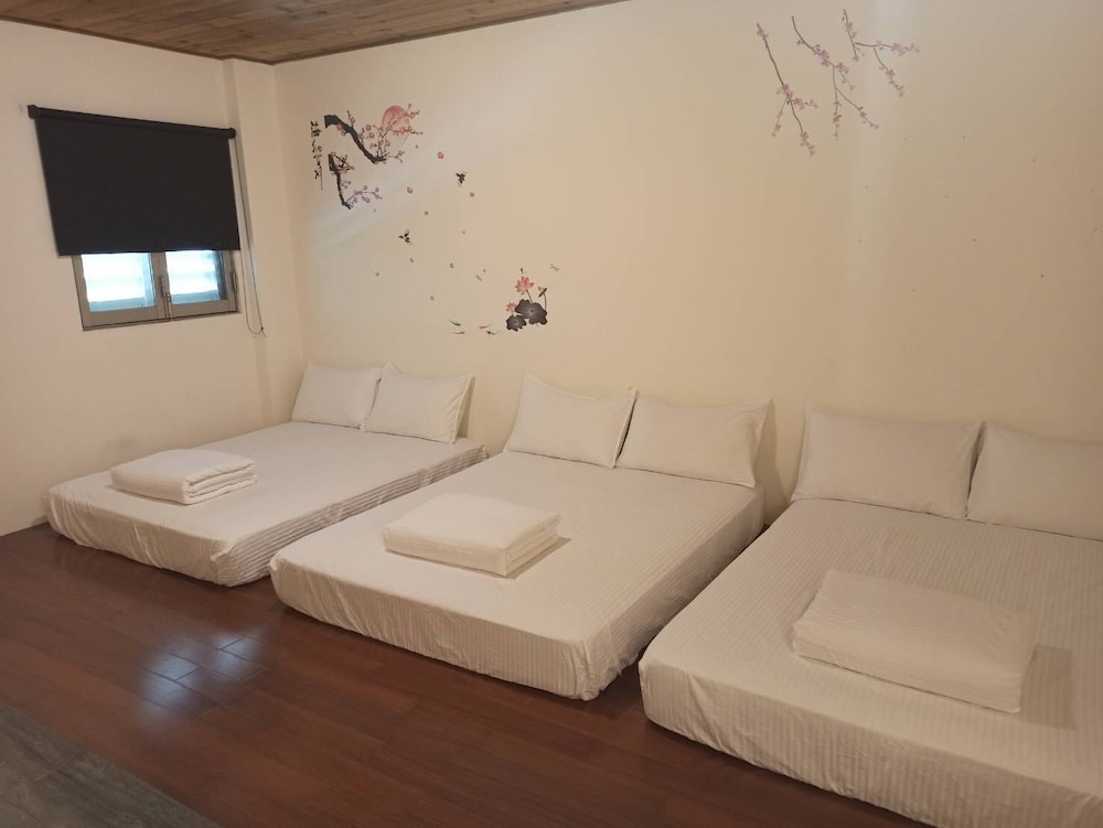 Family Room (6 People) photo 3