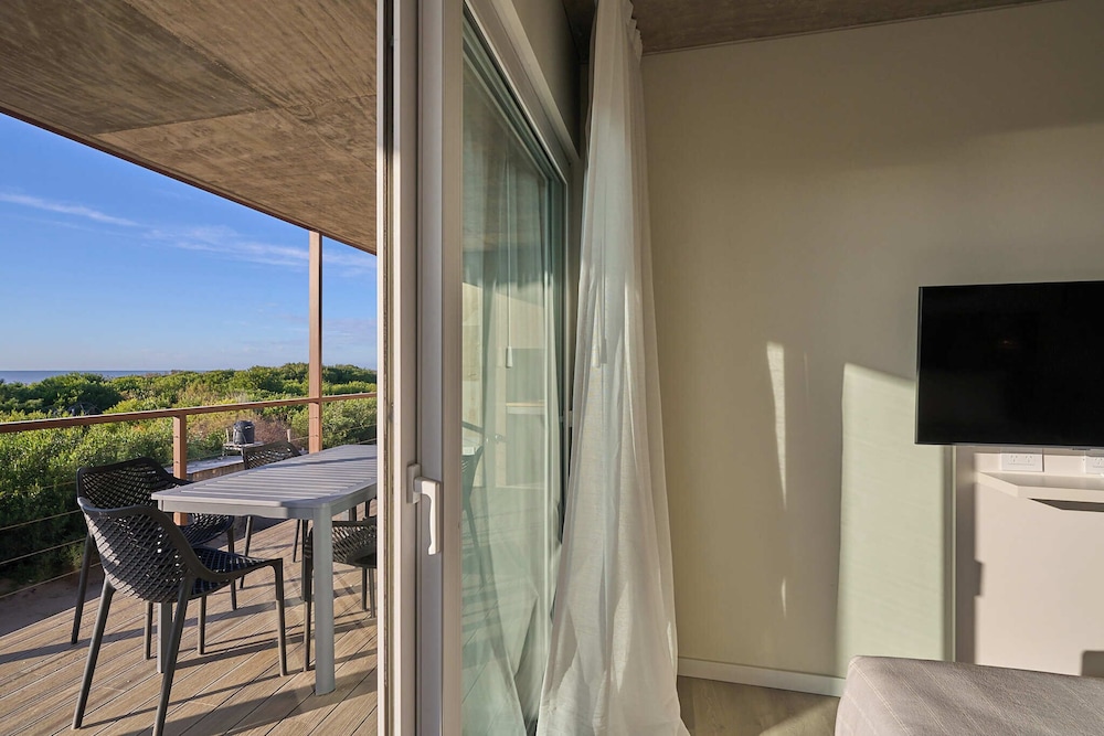 Apartment, 2 Bedrooms, Sea View photo 2