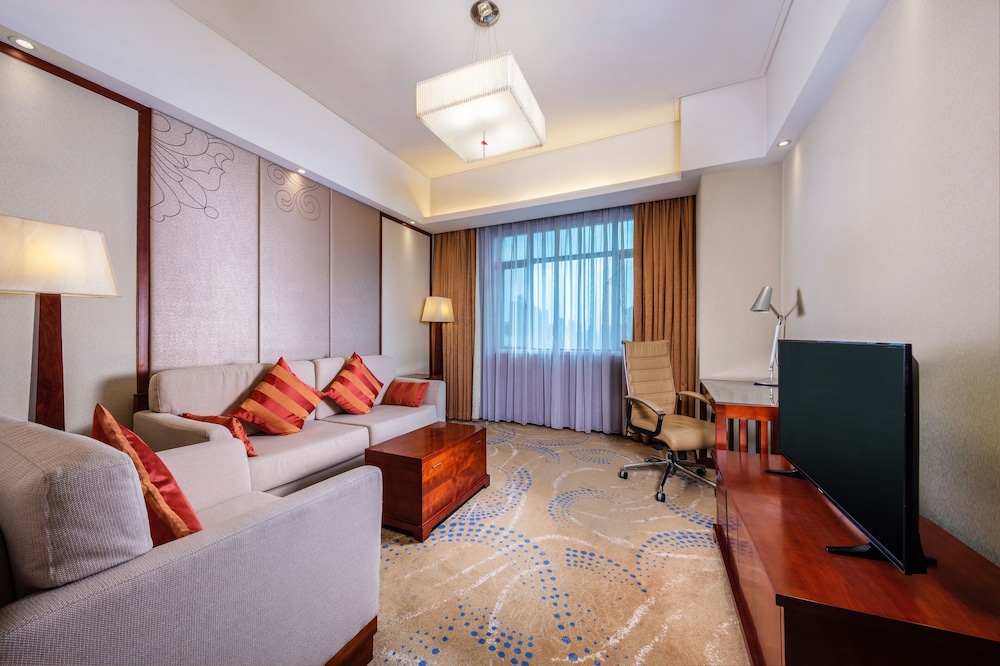 Suite, 1 Bedroom, Club Lounge Access - Photo 3