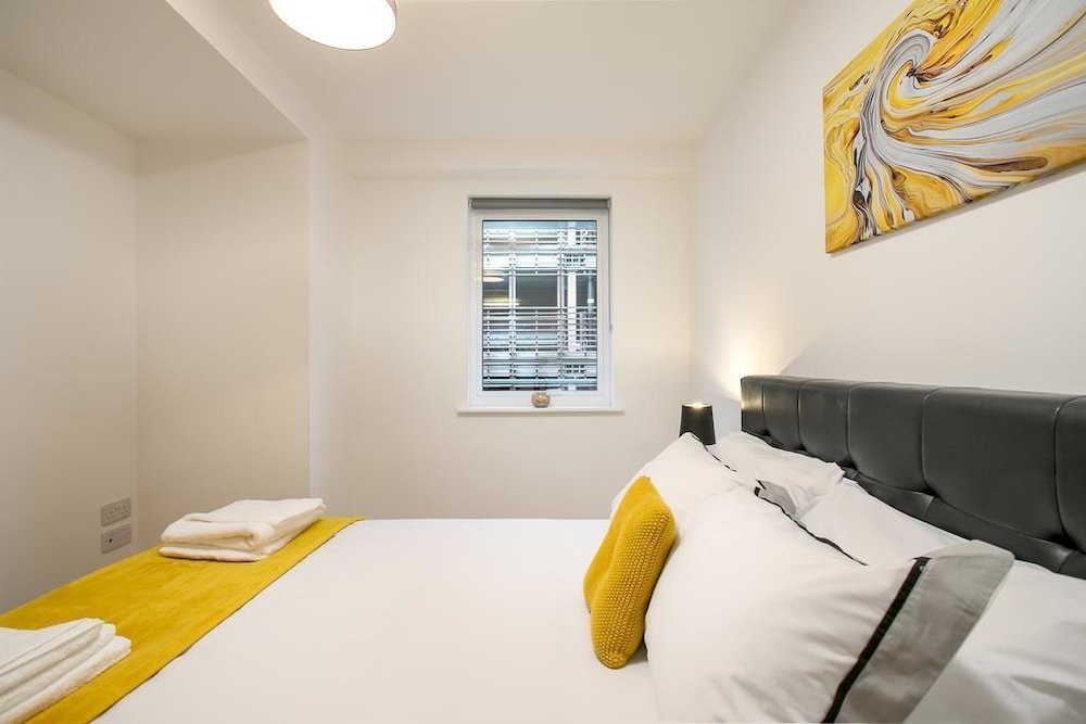 Exclusive Apartment, 4 Bedrooms, Balcony, City View photo 3