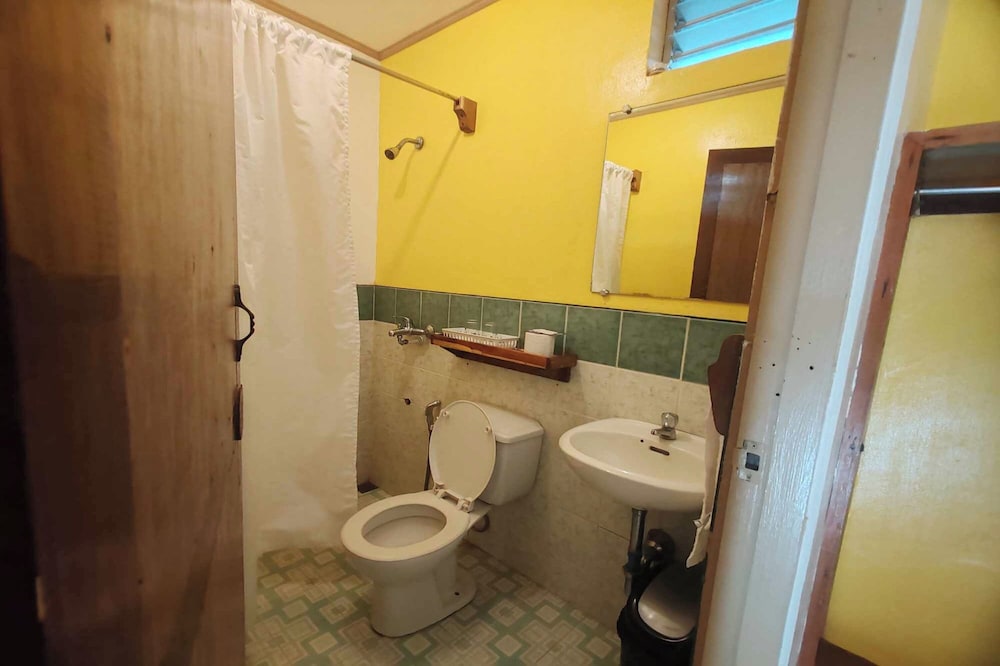 Standard Double Room - Photo 9