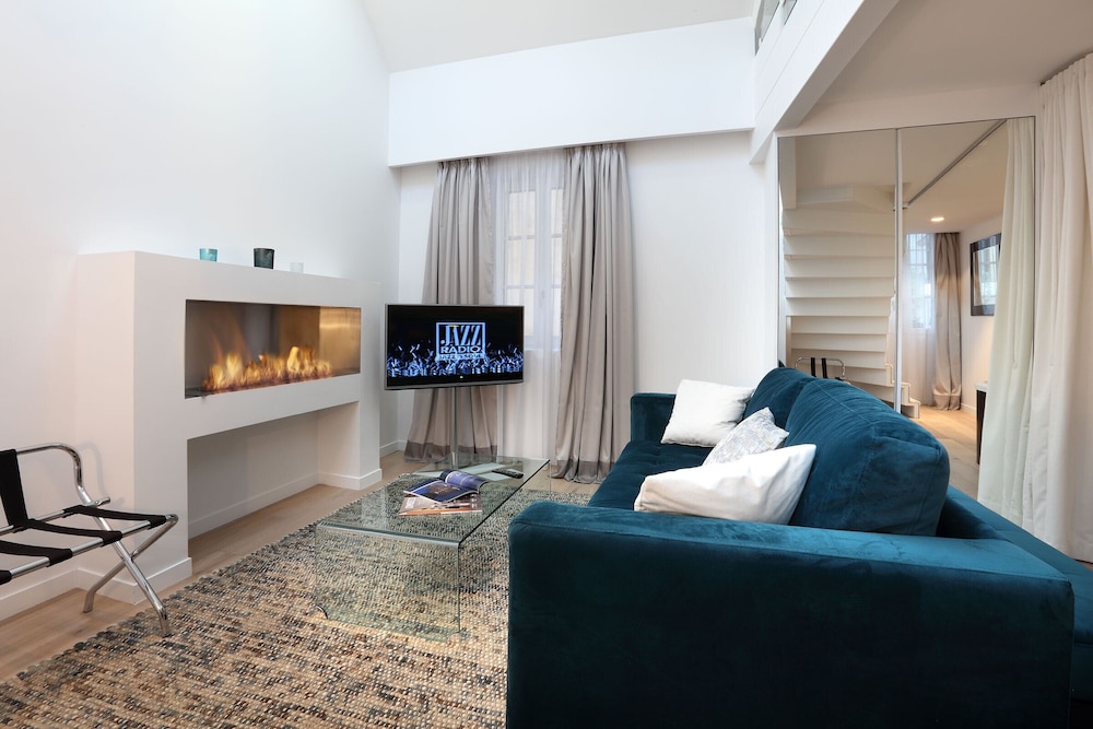 Suite, 1 Queen Bed
