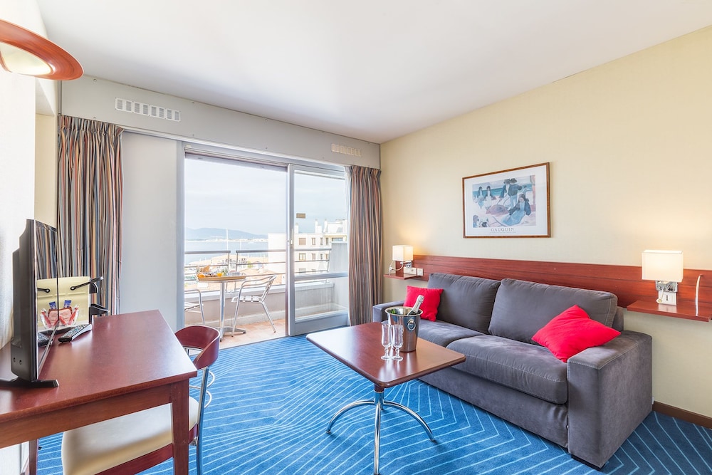 Quad Suite photo 1