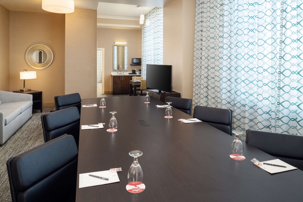 Executive Suite, 1 King Bed with Sofa bed, Non Smoking (Conference) - Photo 5