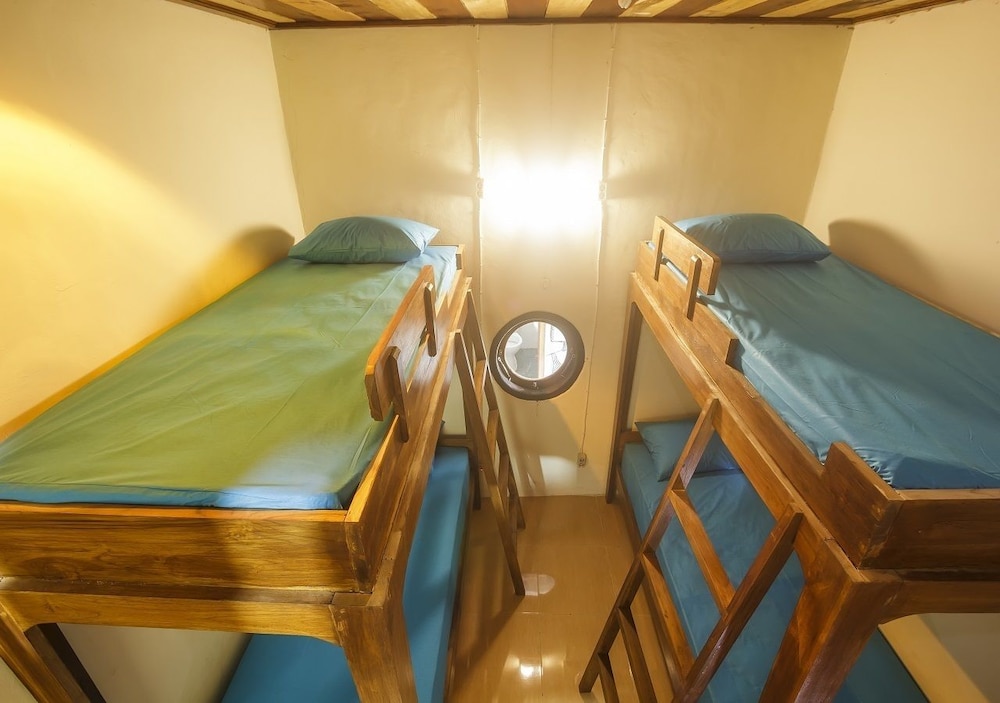 AC room - 4 persons dormitory room photo 1