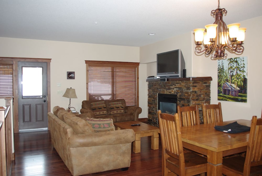 Panoramic Apartment, 2 Bedrooms, Resort View photo 3