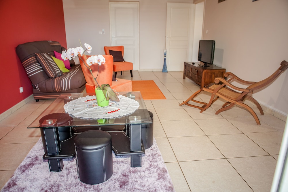 Bungalow, Terrace (Margosier) photo 1