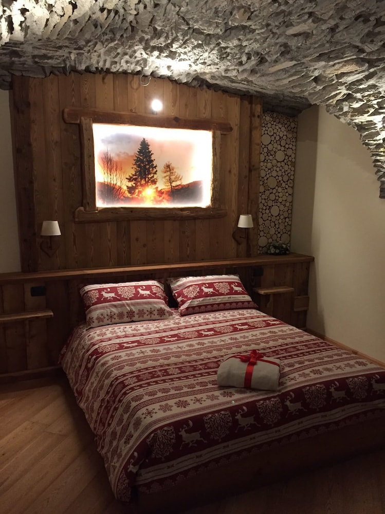 Romantic Suite, 1 Double Bed, Non Smoking, Private Bathroom photo 1
