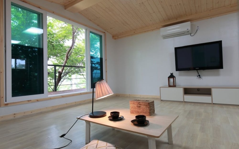 Room (Large Hwangto room (ondol room indivi) photo 1