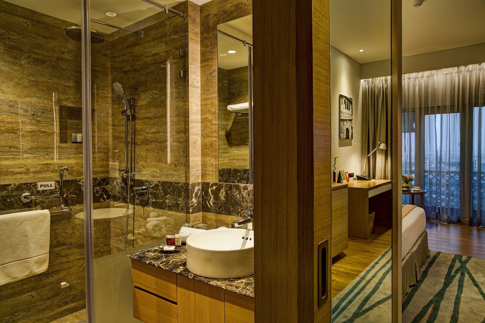 Executive Room, 1 King Bed - Photo 6