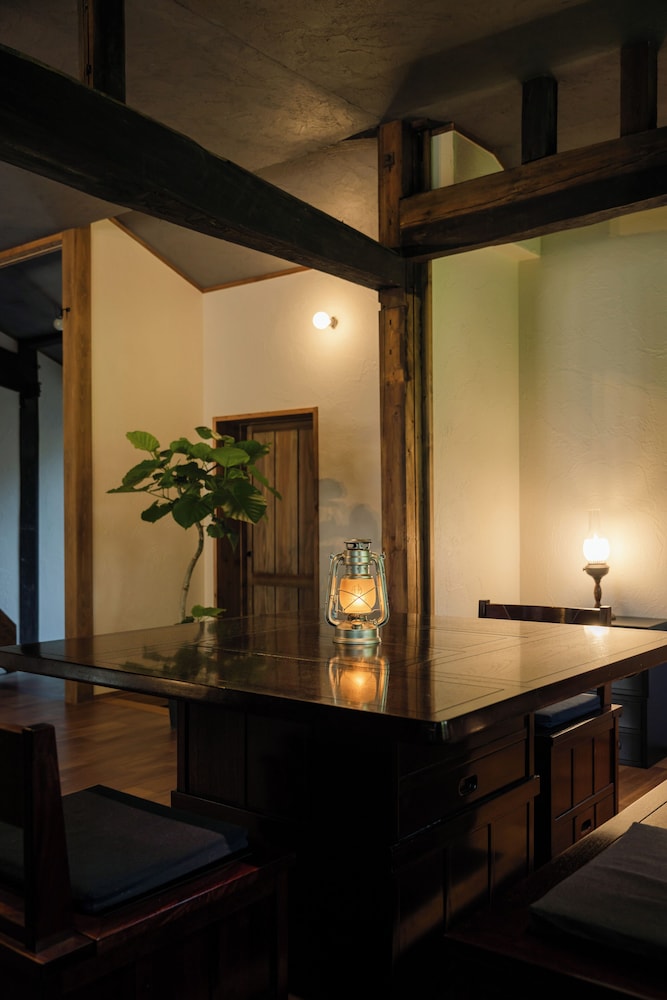 Basic Quadruple Room, Mountain View photo 3
