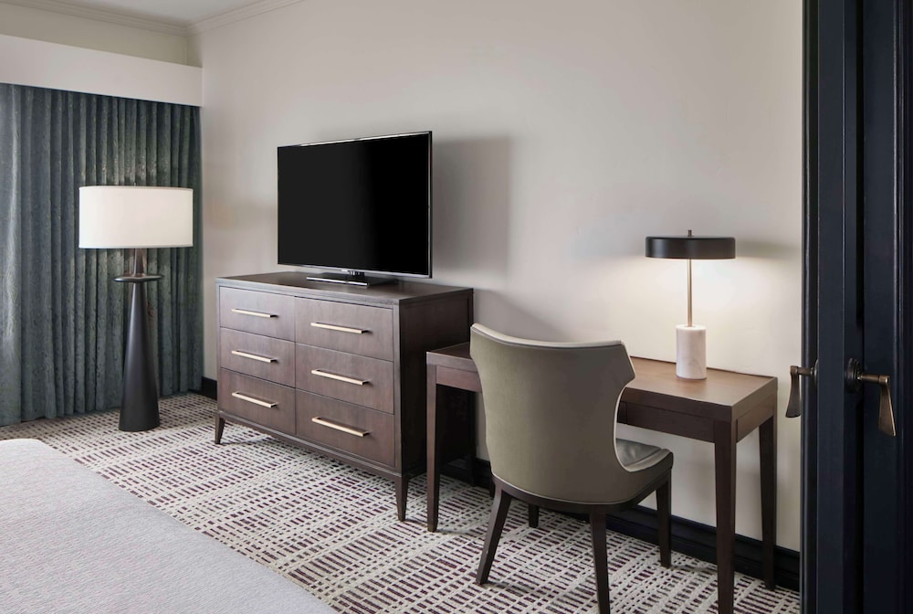 Room, 1 King Bed (Jetted Tub) - Photo 2