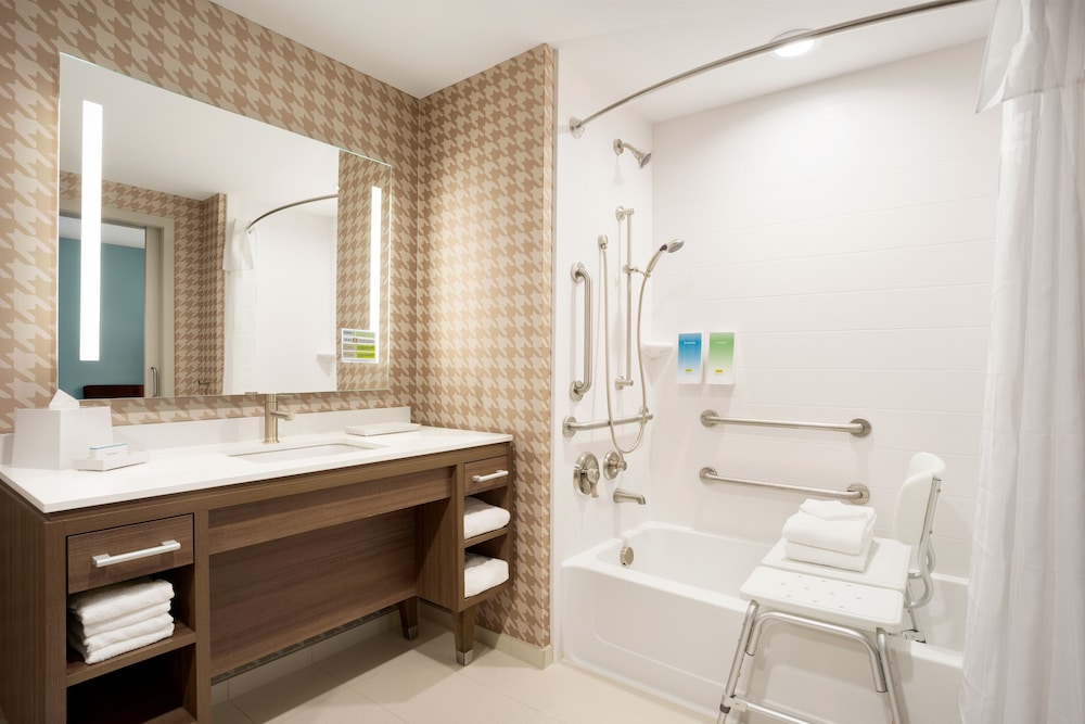 Suite, 2 Queen Beds, Accessible, Non Smoking (Hearing) - Photo 7