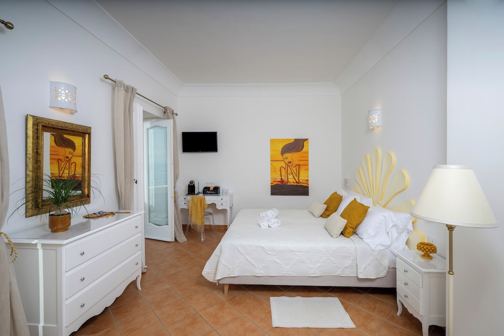 Romantic Suite sea view photo 1