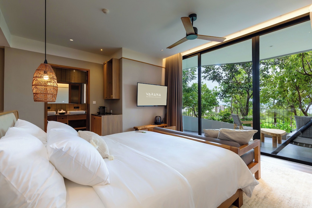 Horizon Garden King with NAAM Wellness (hydrotherapy)