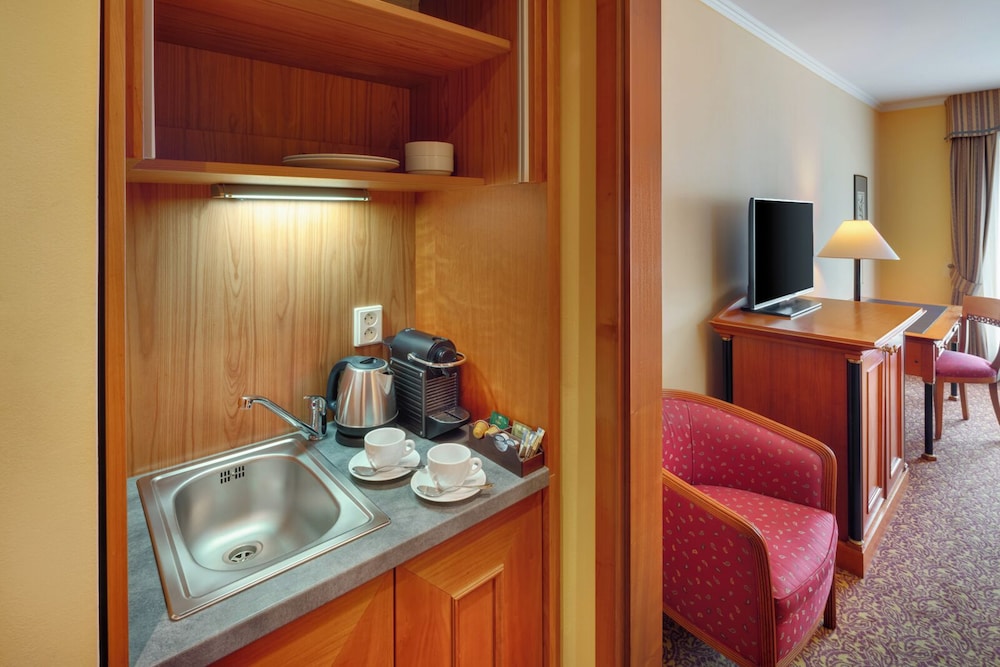 Standard Double Room, Balcony - Photo 8