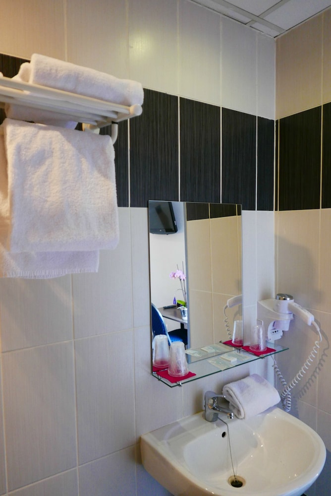 Classic Double Room - Photo 7
