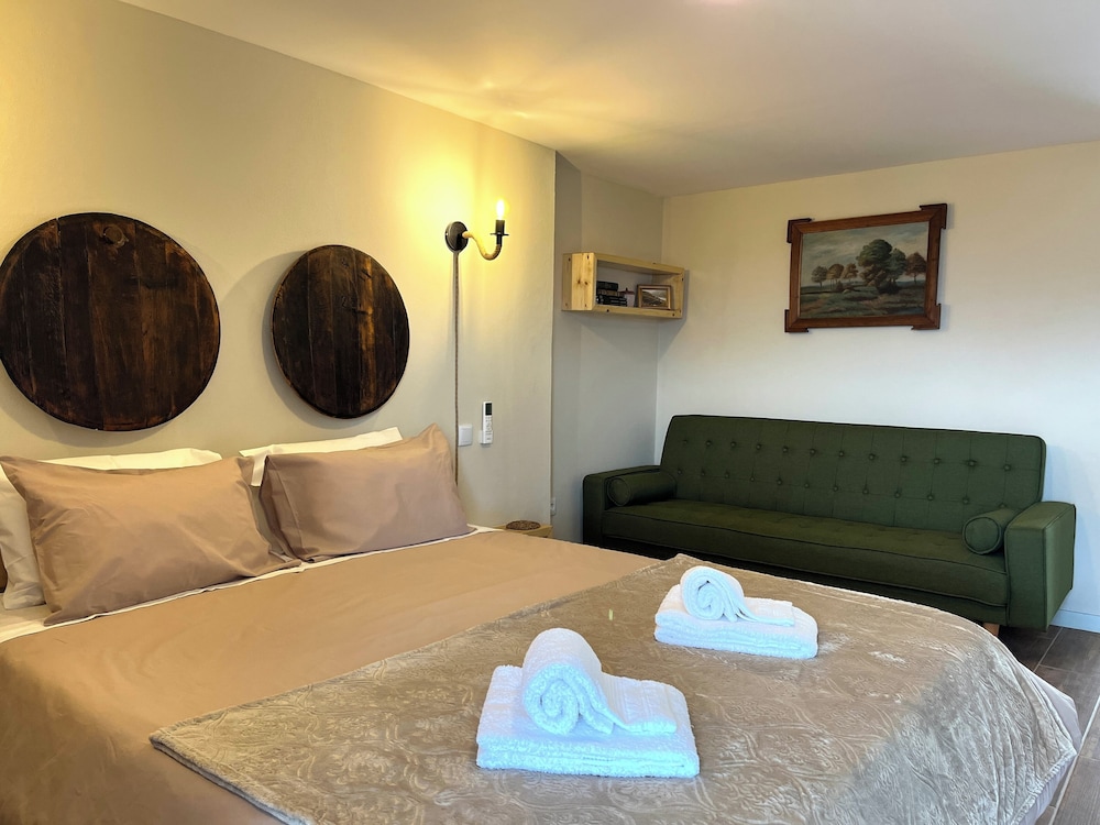 Panoramic Suite, 1 Queen Bed with Sofa bed, Mountain View