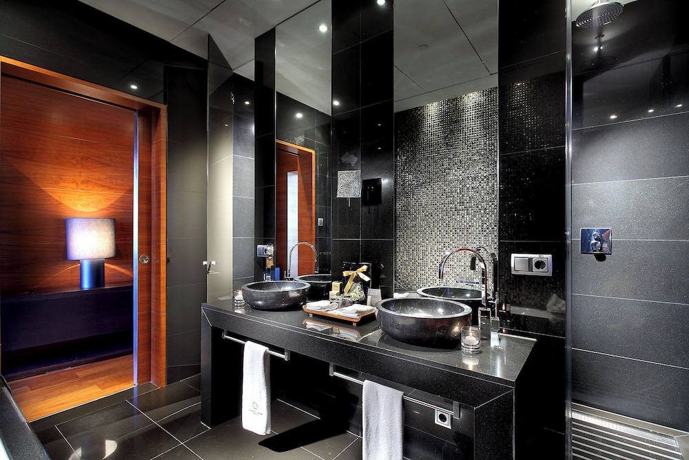 Junior Suite (with Sofa Bed 2+2) thumbnail 6