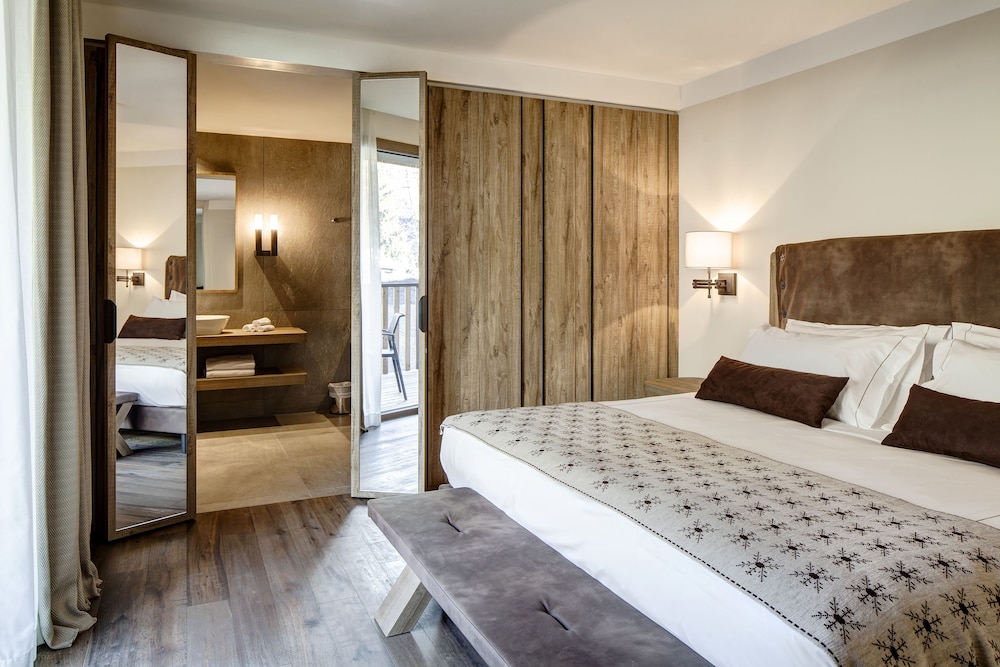 Classic Double or Twin Room thumbnail 5