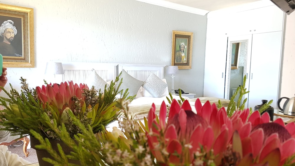 Room 3 - Standard photo 3
