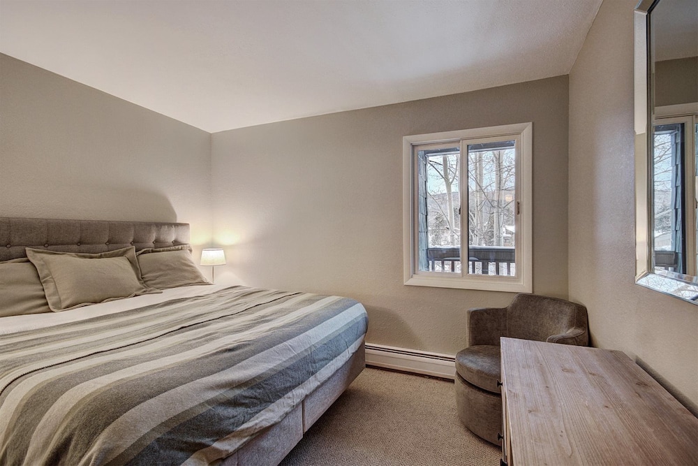 Condo (2BD_MW_315)