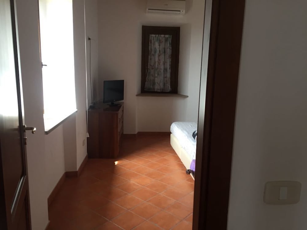 Triple Room, Accessible photo 2