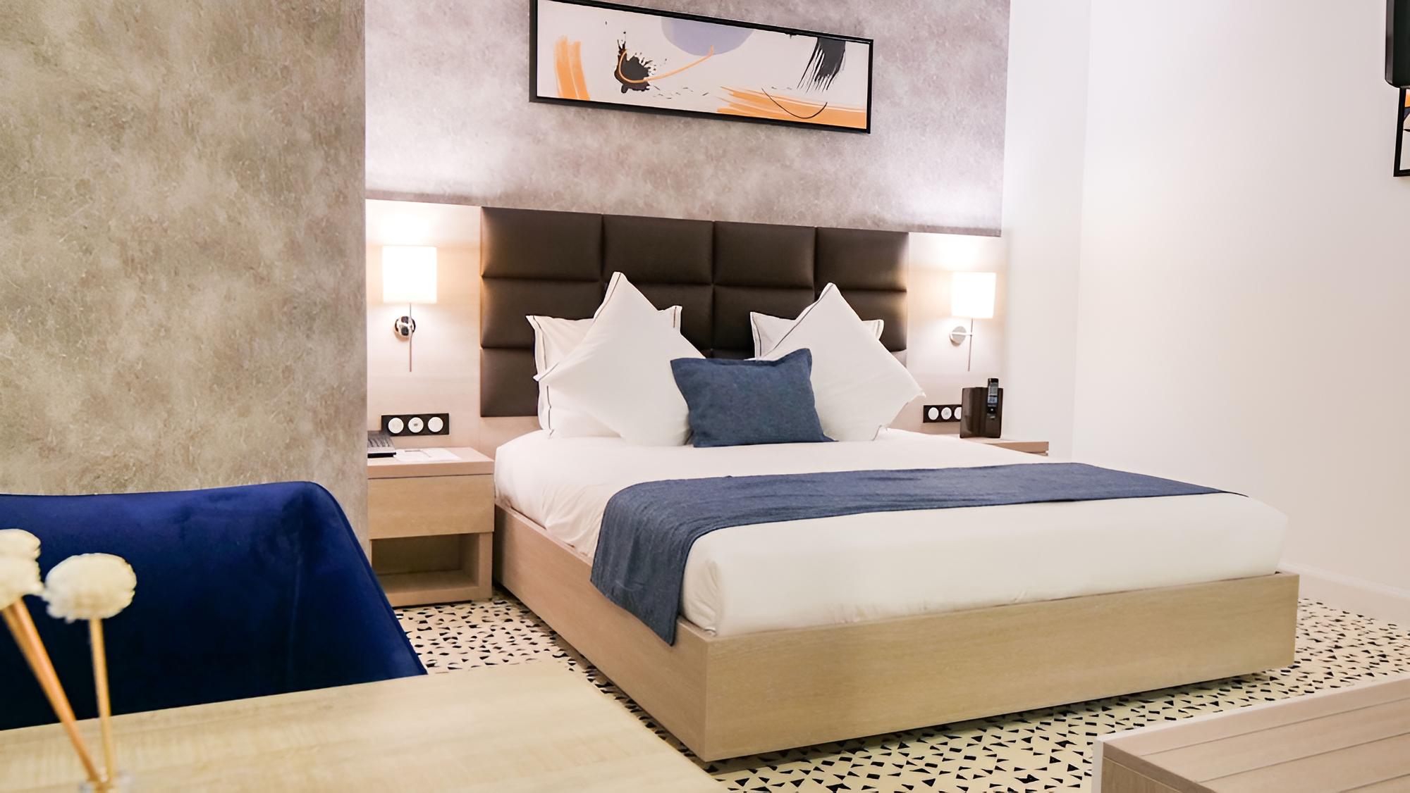 Premium Room, 1 Queen Bed, Non Smoking, City View photo 2