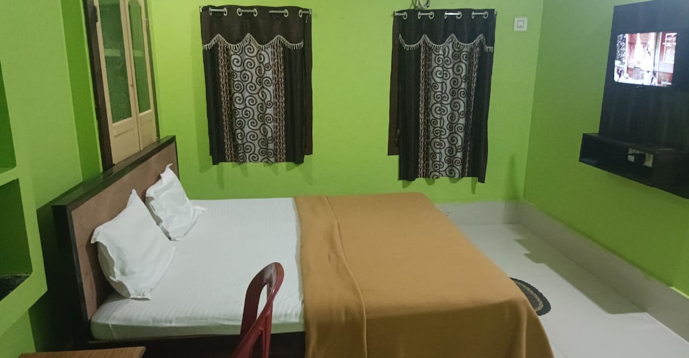 Deluxe Double Room, Multiple Beds, City View