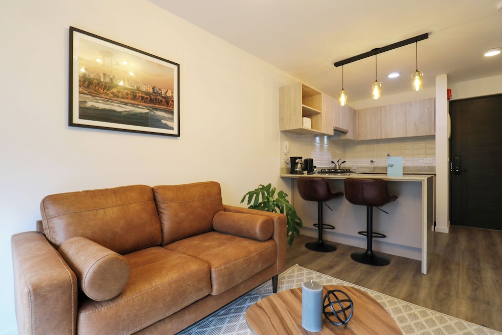 Apartment (403a)