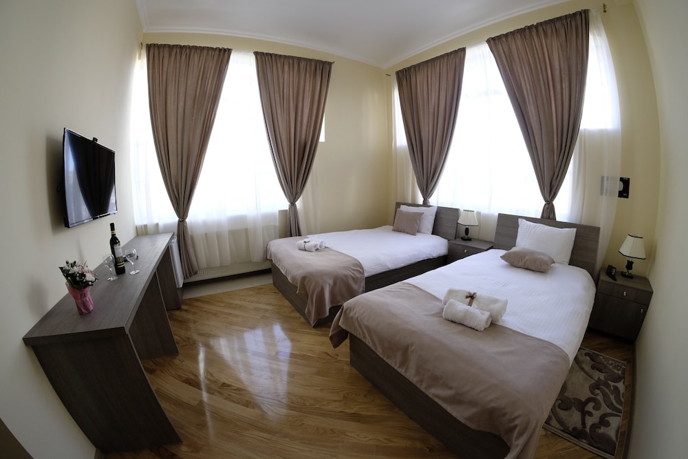 Standard Triple Room photo 3