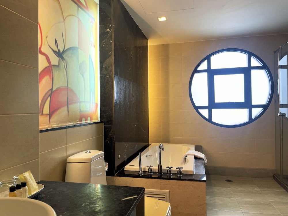 Deluxe Room (Deluxe Wing) thumbnail 6