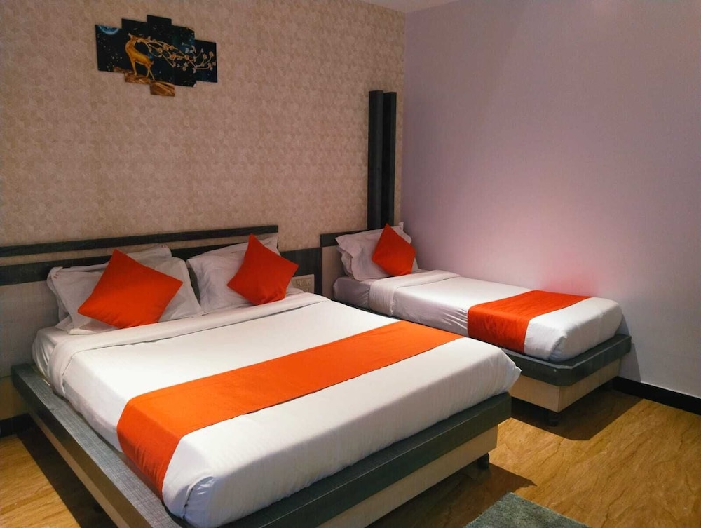 Room - Photo 1