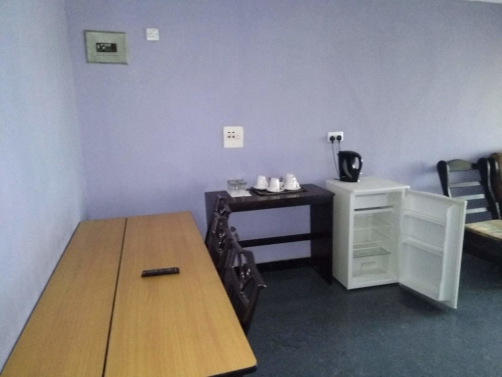 Basic Apartment, 2 Double Beds (The Valley Flats) photo 2