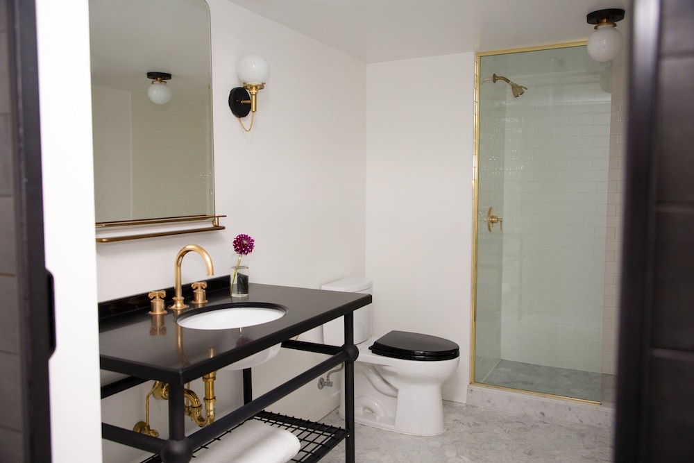 Suite (Palladian) thumbnail 5