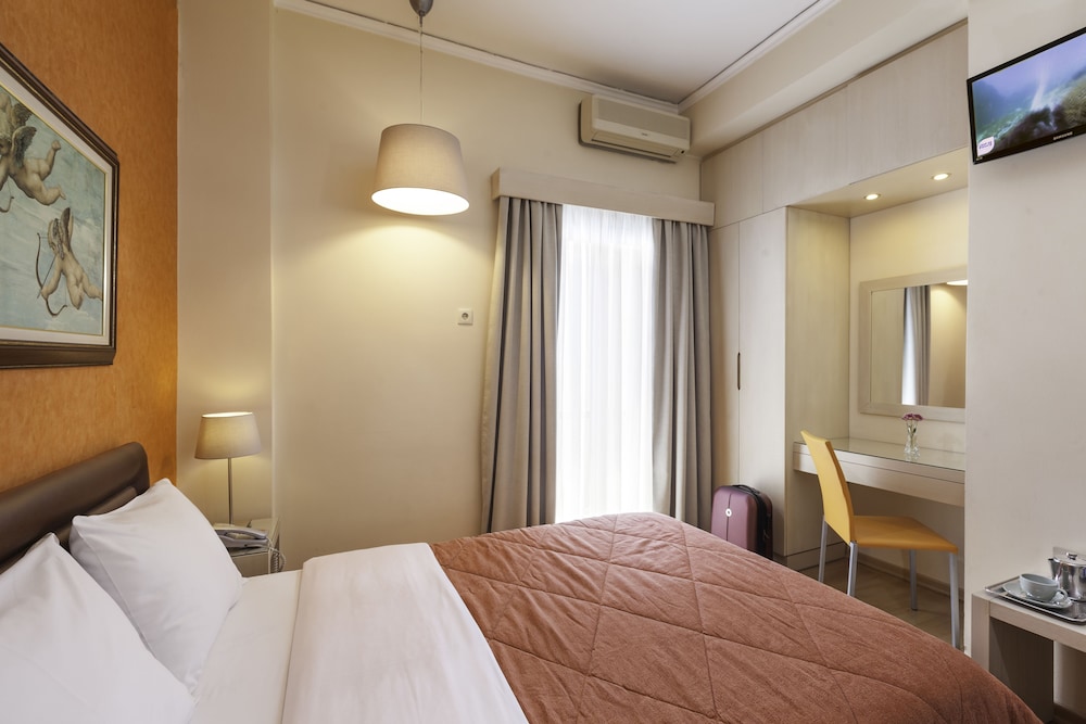 Double or Twin Room - Photo 2