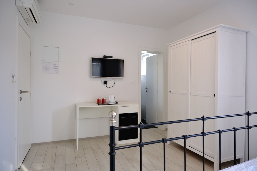 Comfort Double Room, Balcony, City View photo 1