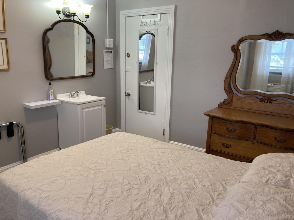 Standard Double Room, Shared Bathroom (Room 4)