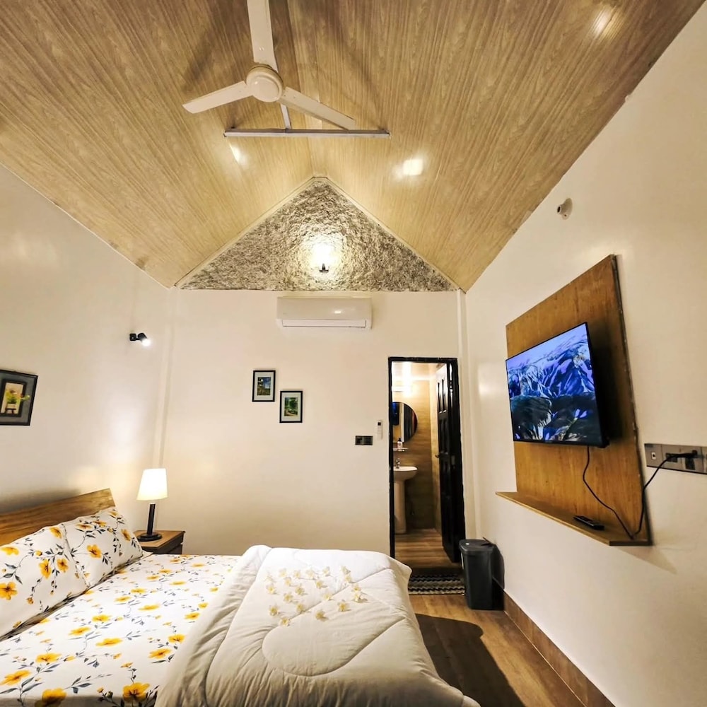 Premium Double Room, Balcony, Garden View photo 3