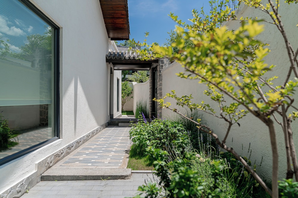 Luxury House, 1 King Bed, Bathtub, Courtyard View photo 3