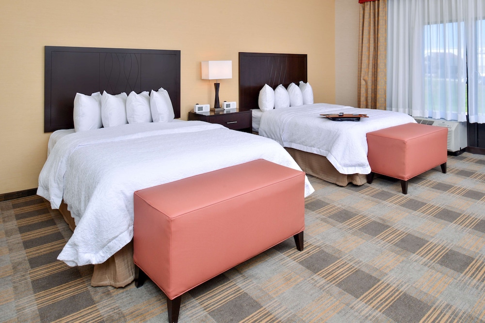 Room, 2 Queen Beds, Accessible, Bathtub