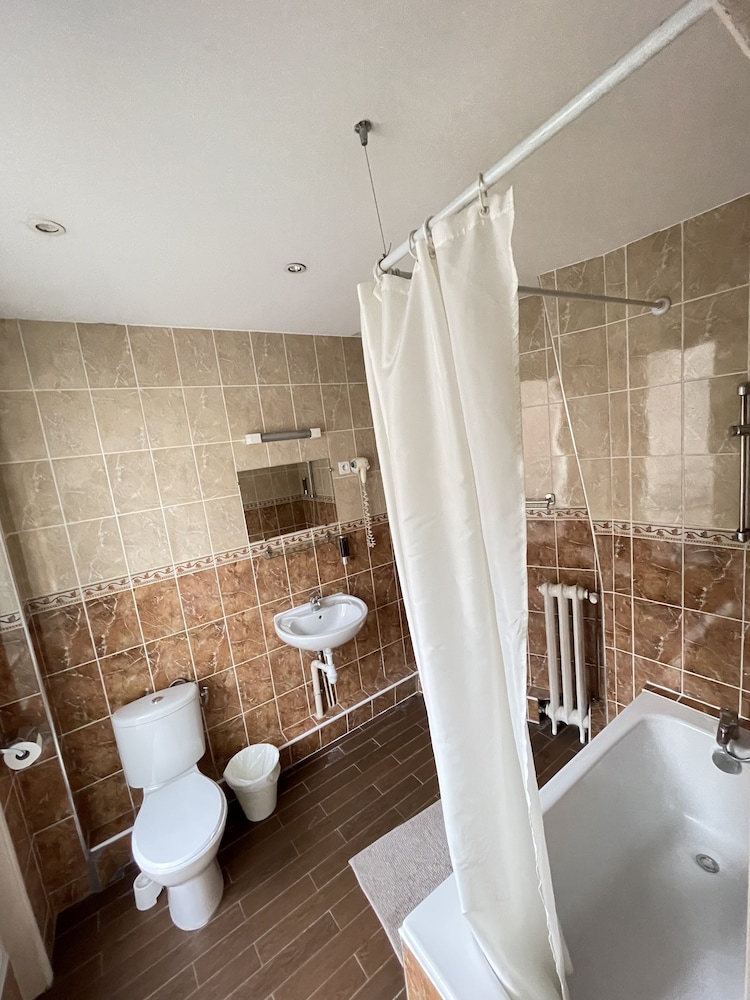 Superior Twin Room, Non Smoking, City View photo 2