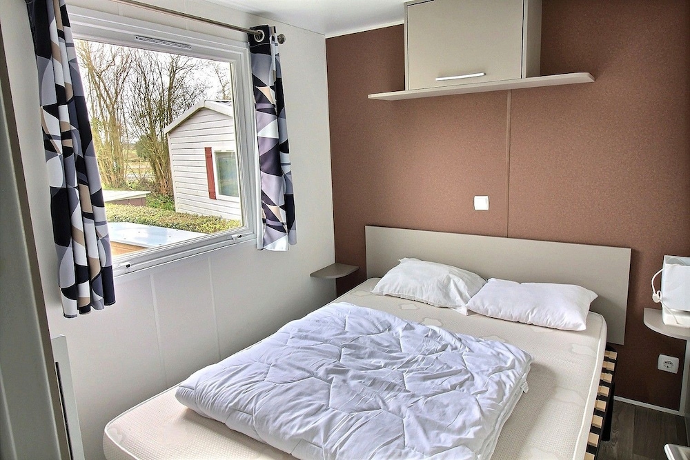 Mobile Home, 4 Bedrooms (215) photo 1