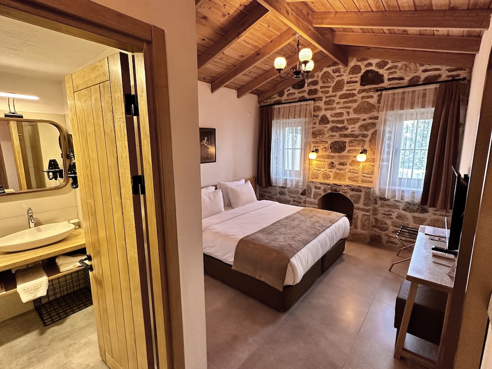 Premium Room, Non Smoking, Garden View photo 3